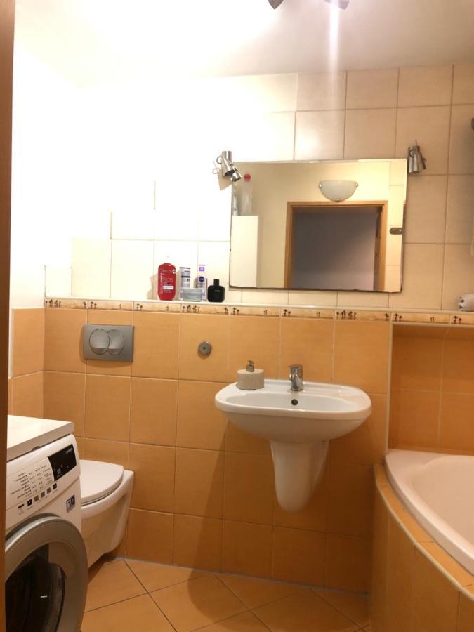 Nice Room, Комната, Pokoj Miedzy Airport Wro A Centrum Вроцлав Екстериор снимка